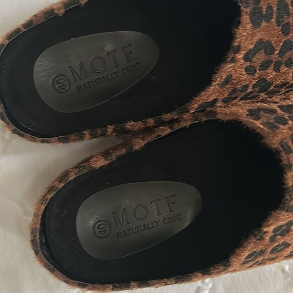 Mote Cheetah Print Clogs(Size 40) - Picture 5 of 10